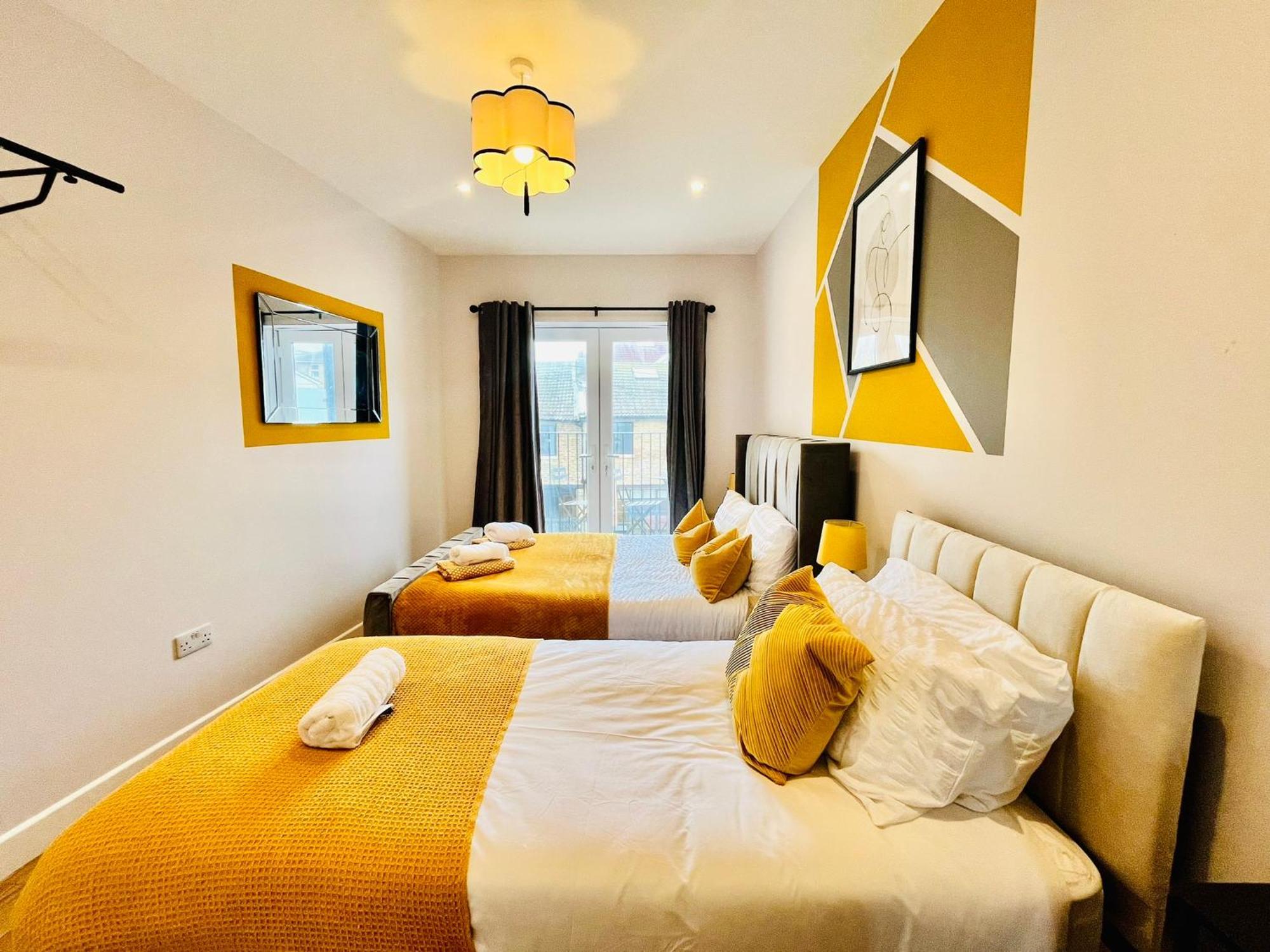 Apartment Stunning Sea View Spacious With Free Parking In