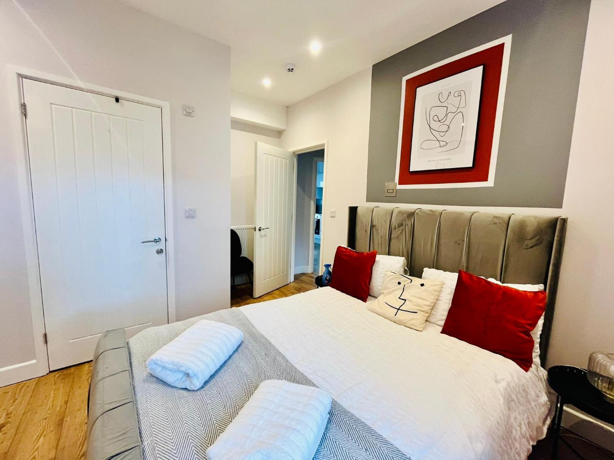 Stunning Sea View Spacious With Free Parking In Apartment *